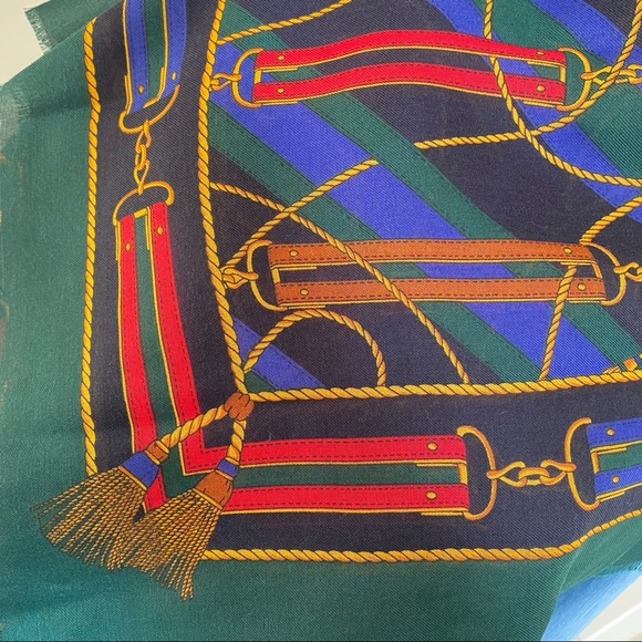 Large Square Patterned Scarf - Picture 5 of 6